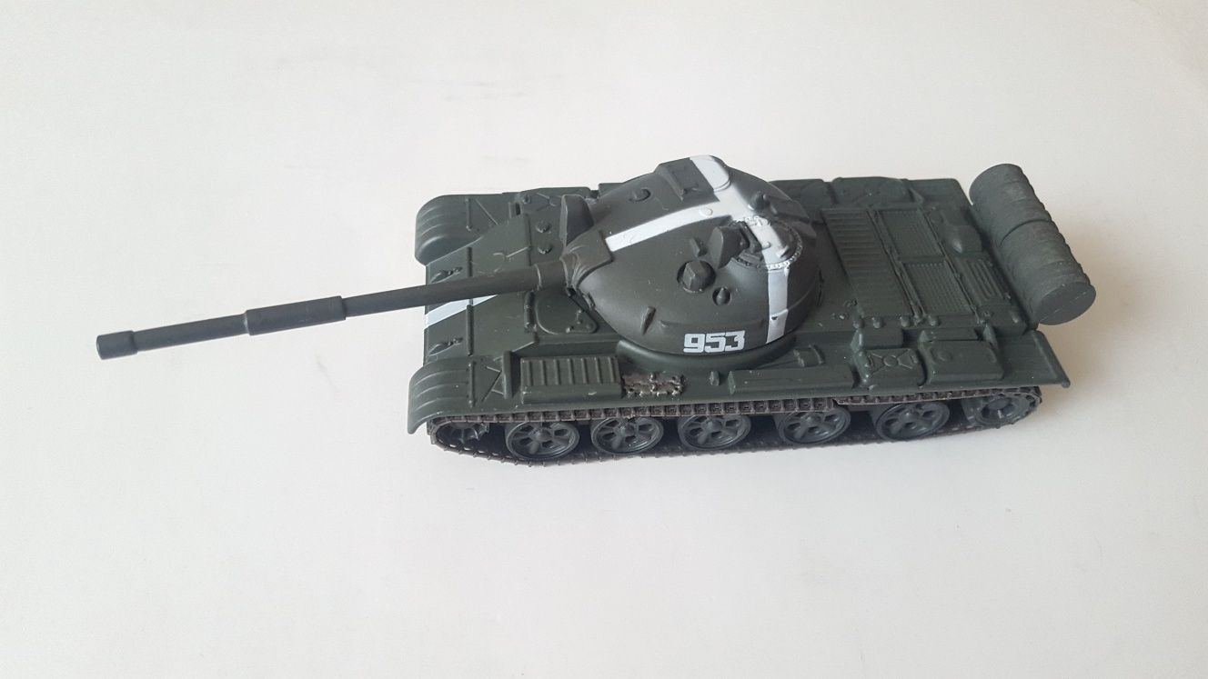 БРДМ-2, БМД-4, Т-54, Т-62, Т-90 1:72 русские танки