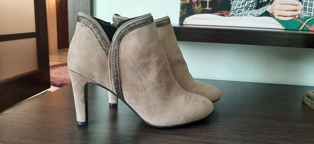 Продам весна- осінь ботінки,черевики