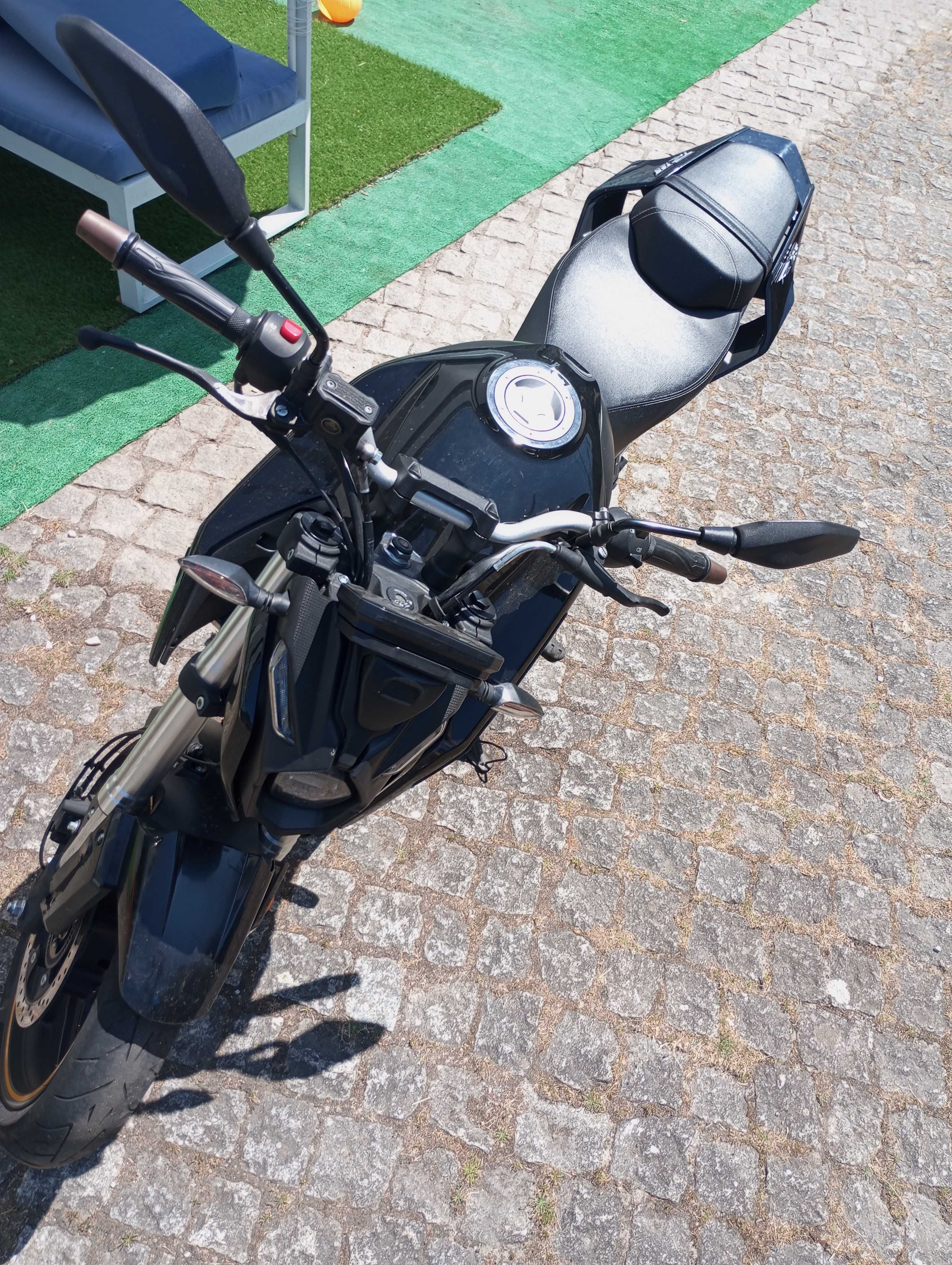 Mota Voge R125 black