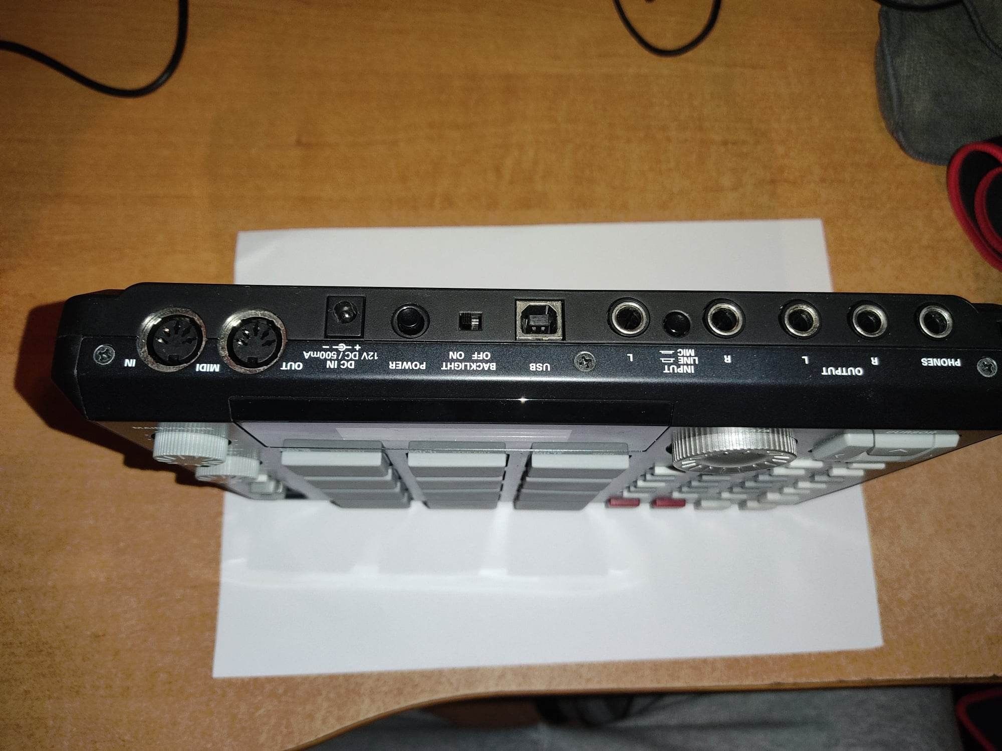 Akai MPC 500 Sampler