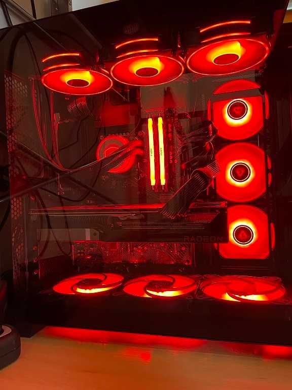 Komputer i9 12900K, RX 6800XT 16GB, 32GB RAM, 1TB SSD.