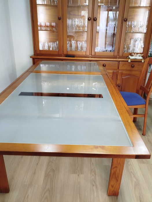 Móvel de sala + Mesa e Quatro cadeiras