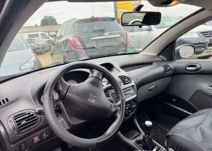 Vendo Peugeot 206 cc 2200€ LER DESCRIÇÃO.