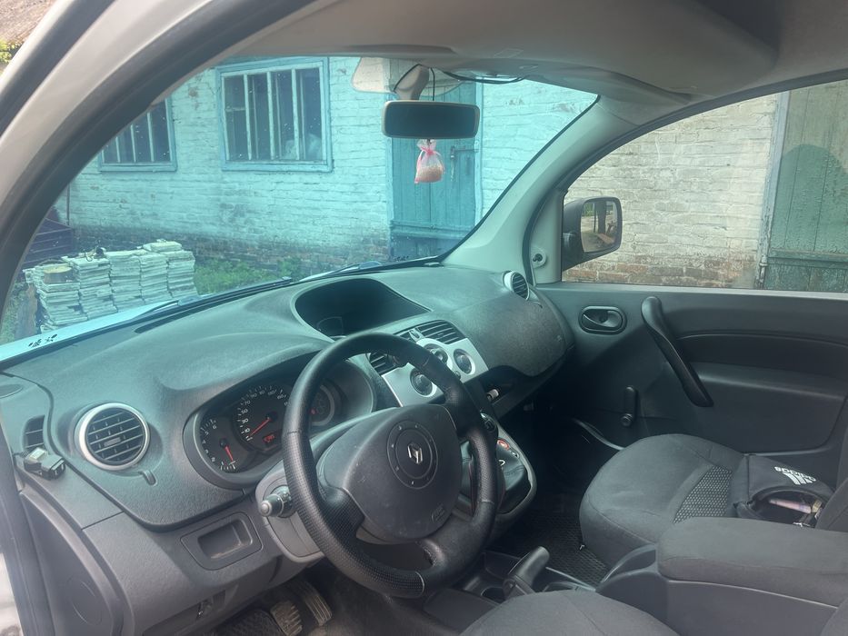 Renault kangoo.