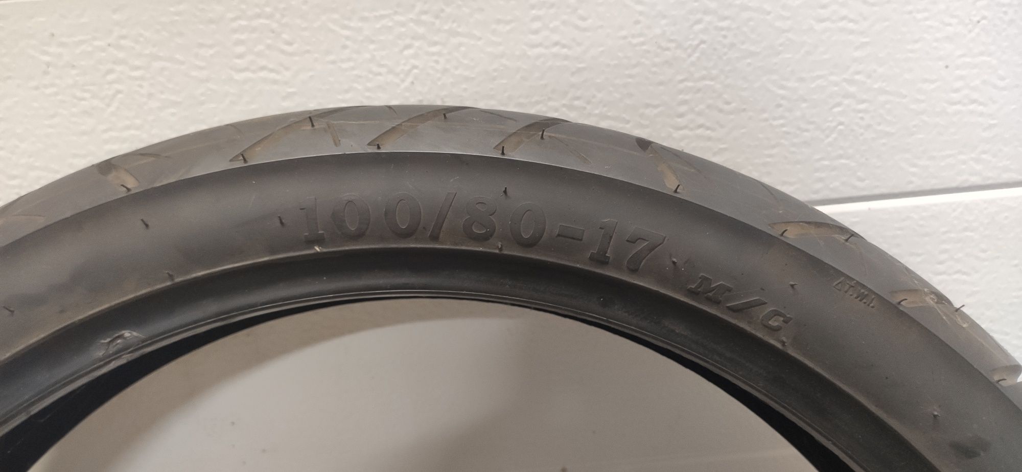 Opona motocyklowa 100/80 R17