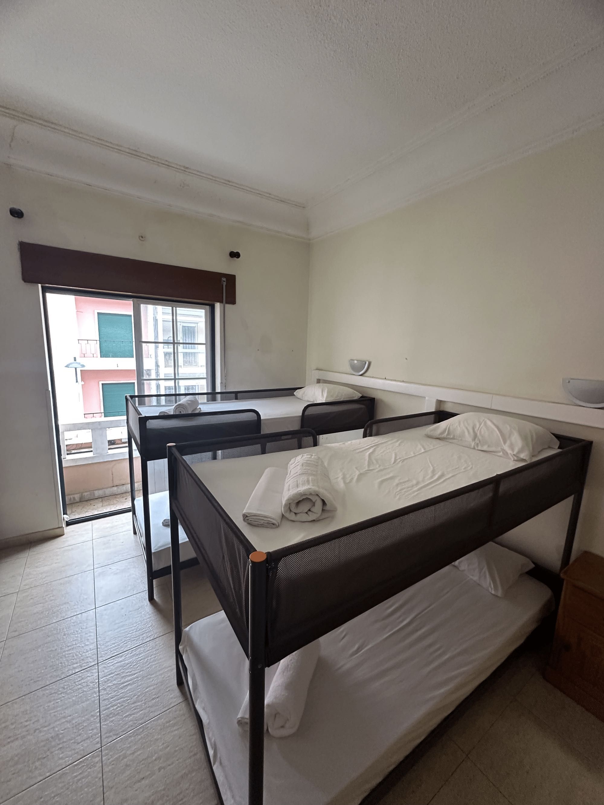 Quarto compartilhado NO CENTRO (SEM CAUÇÃO)