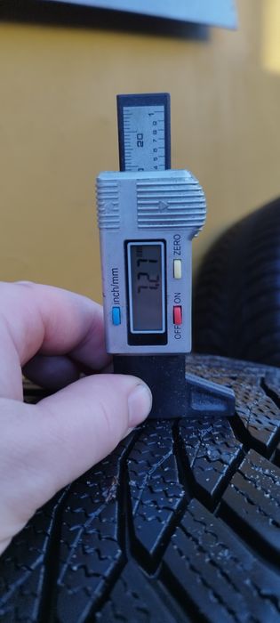 Felgi z oponami zimowymi  225/55R17 101V XL SUV 5x108  ET 70