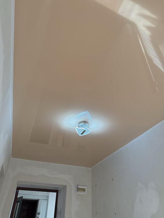 Натяжні стелі/Натяжные потолки