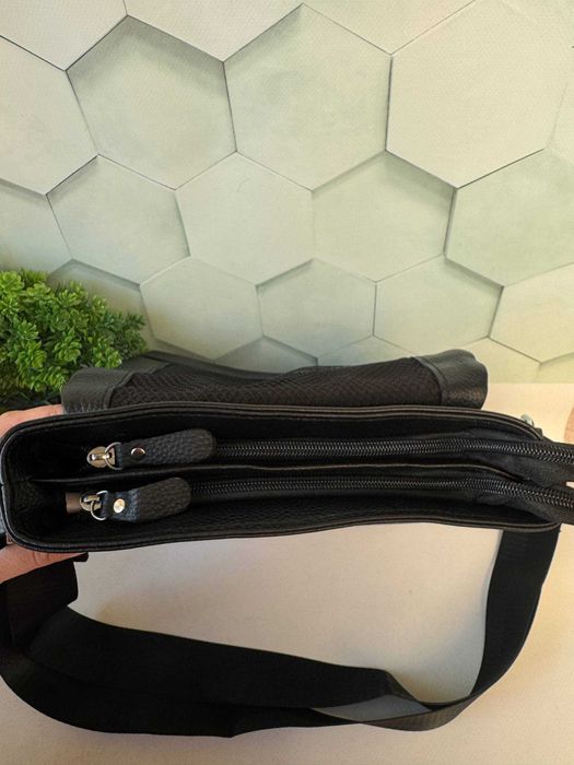 Чоловіча шкіряна сумка з натуральної шкіри бананка на плече