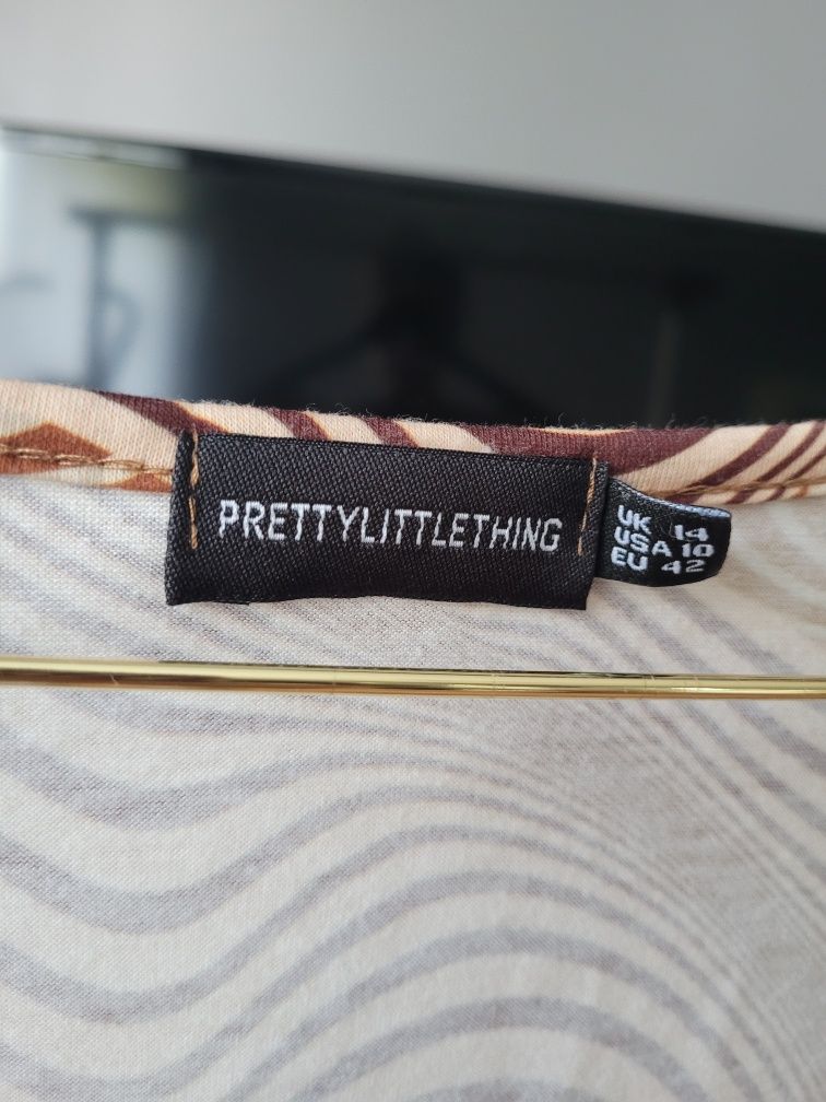 Crop top we wzory Wzorzysta bluzka ze ściągaczami pretty little thing