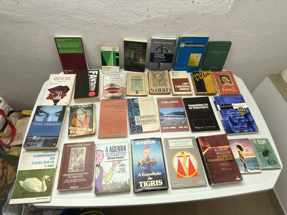Livros e mais livros - à sua escolha