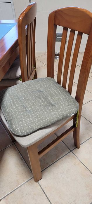 Mesa Extensível em pinho mel + Cadeiras