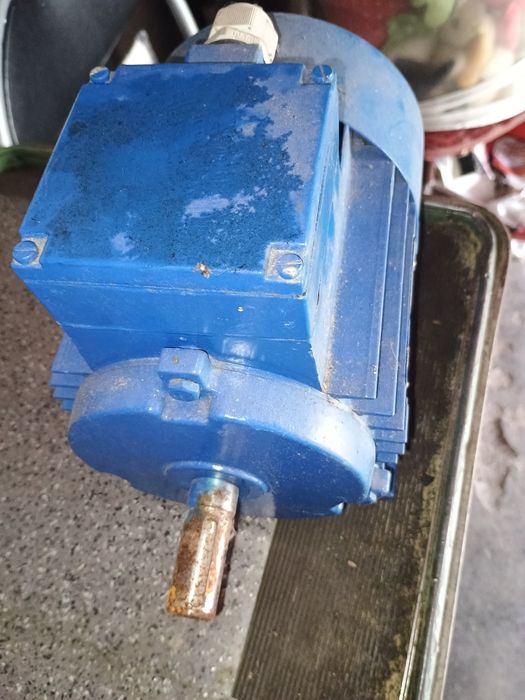 Silnik trzy fazy 0.75KW