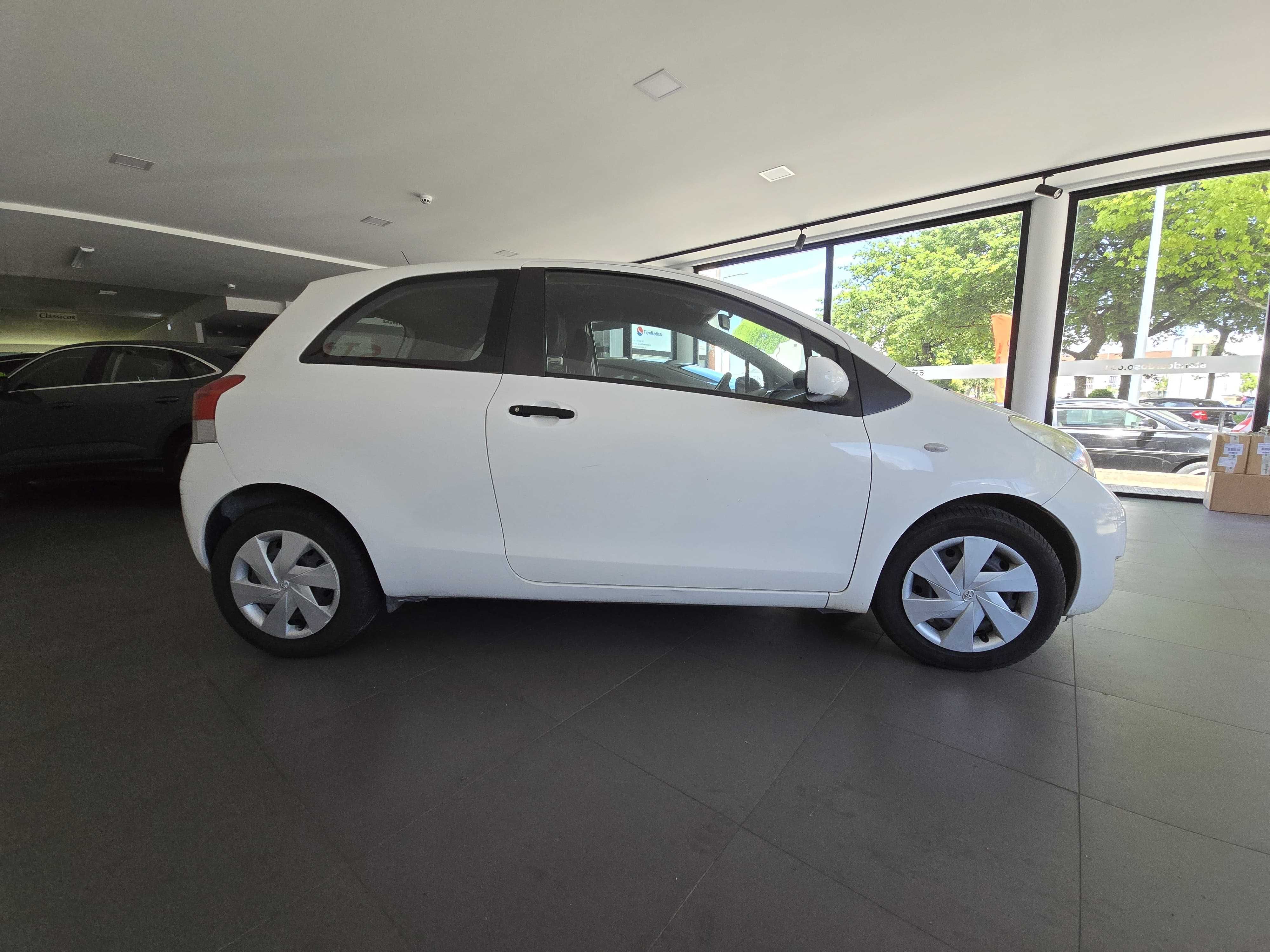 Toyota Yaris 1.4 D-4D Sol Comercial à Venda