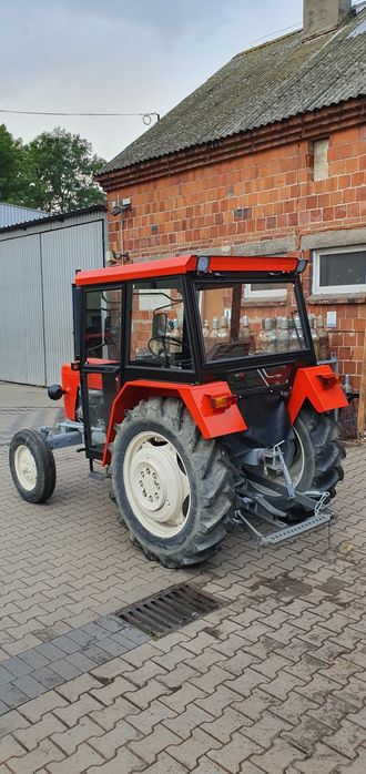 Kabina C330 C360 Kabina ciągnikowa C-330 C-360 MF255 MF235 URSUS 4011