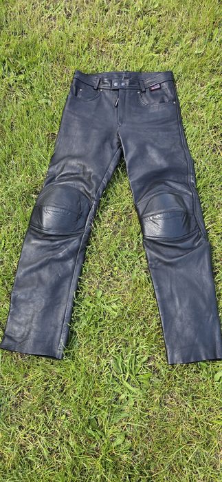 Spodnie skórzane na motocykl