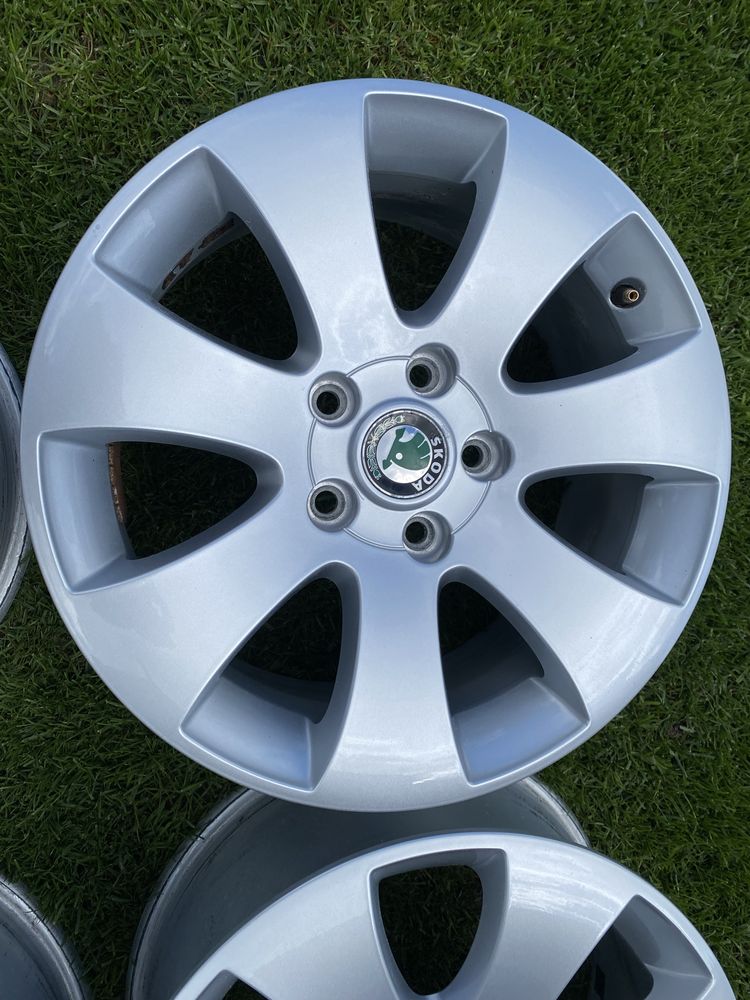 Oryginalne felgi 16 cali Skoda Ovtavia VW 5x112