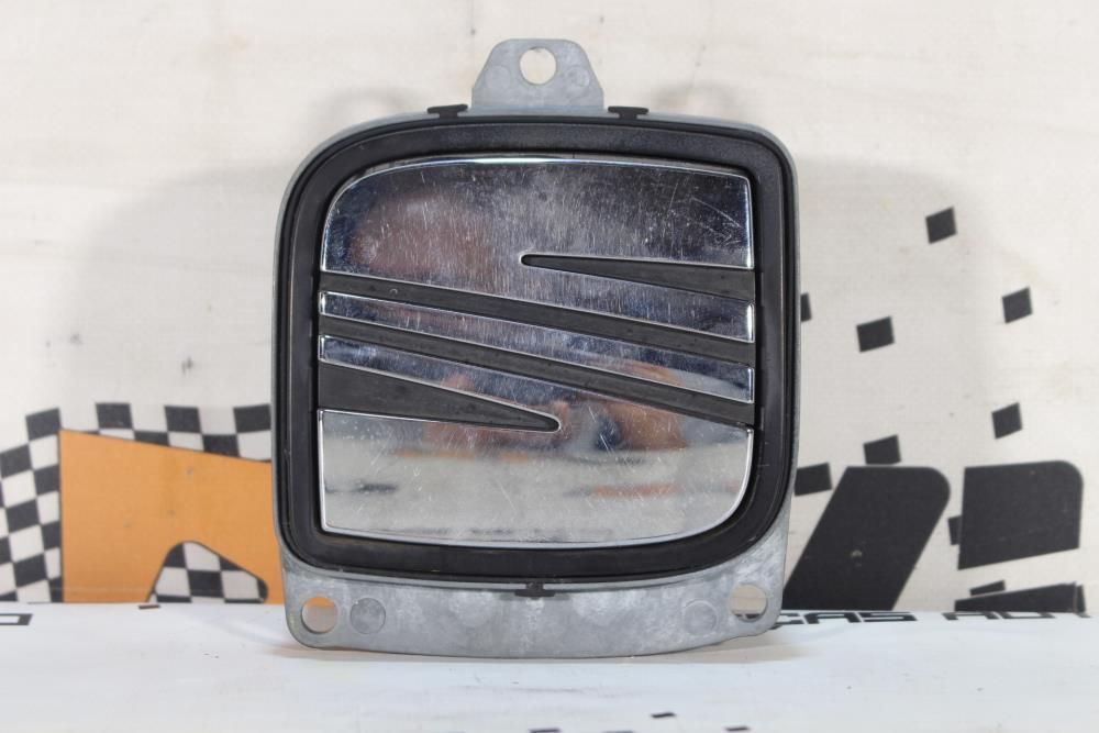 Puxador Da Tampa Da Mala Seat Leon (1P1)  5P0827565c / 5P0 827 565 C /