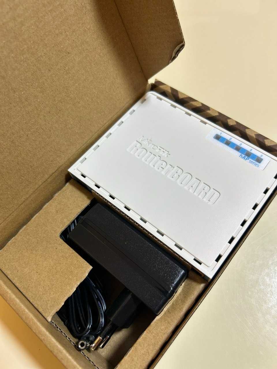 Маршрутизатор/роутер Mikrotik hAP ac lite