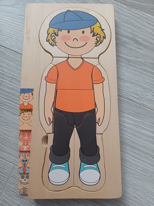 Układanka Montessori ciało chłopiec