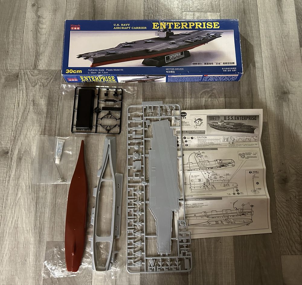 Model statku U.S. NAVY Aircraft Carrier Enterprise