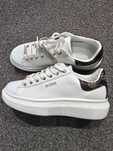 Buty damskie Sneakersy białe skórzane GUESS  R.36
