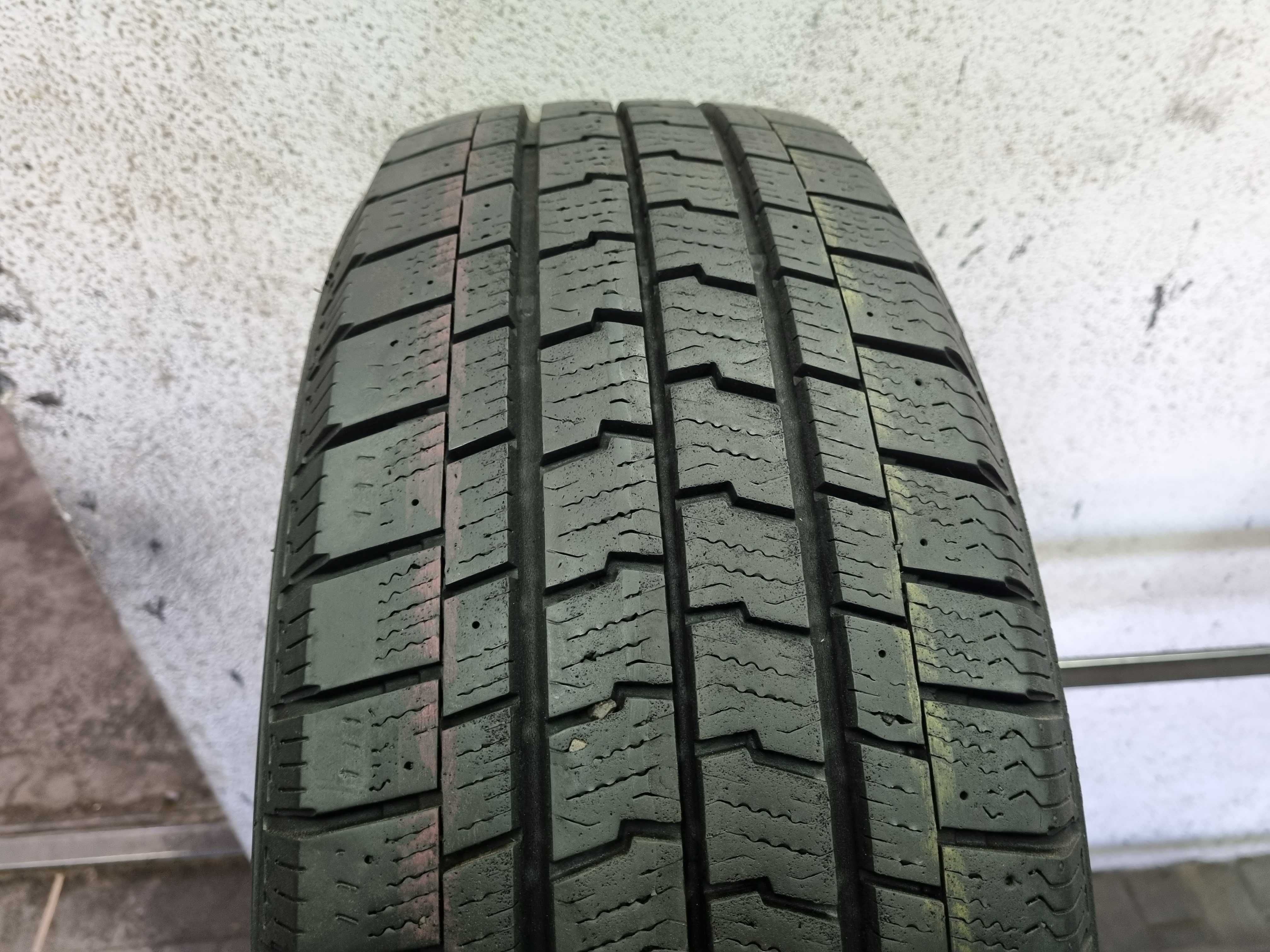 235/65/16C 115/113R Goodyear UltraGripCargo D.3718