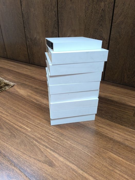 9 Estantes Ikea brancas