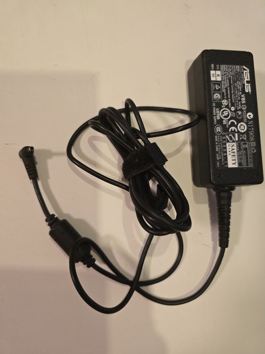 оригінальний зарядний пристрій ASUS моделі ADP-40PH AB