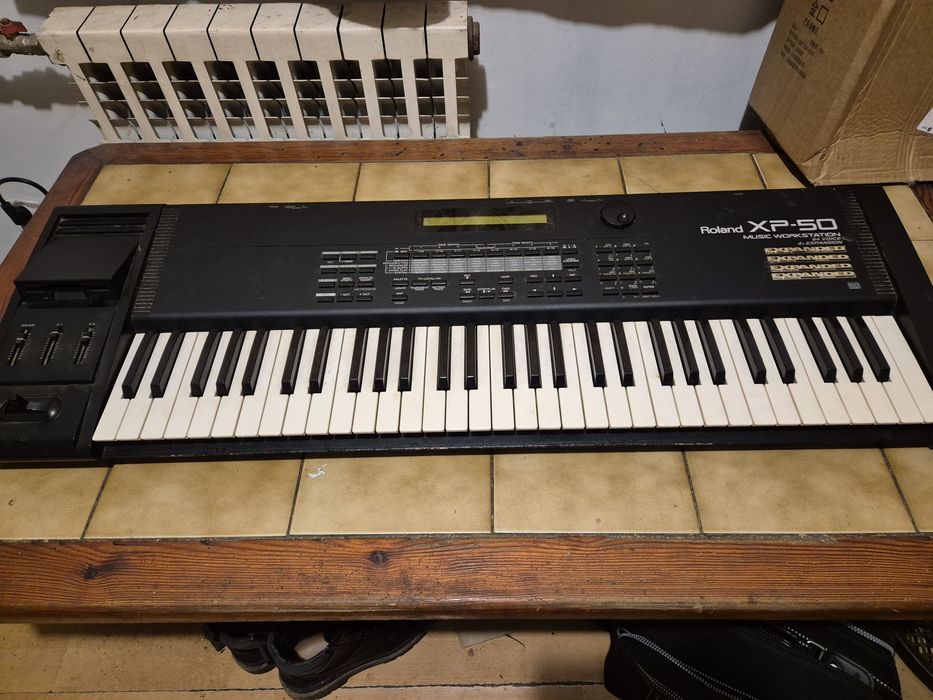 Roland XP-50 syntezator