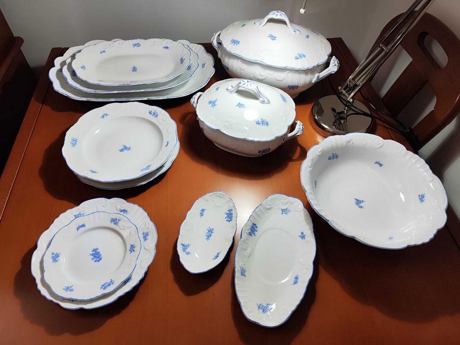 Serviço Vista Alegre + terrina Capodimonti com mais de 50 anos