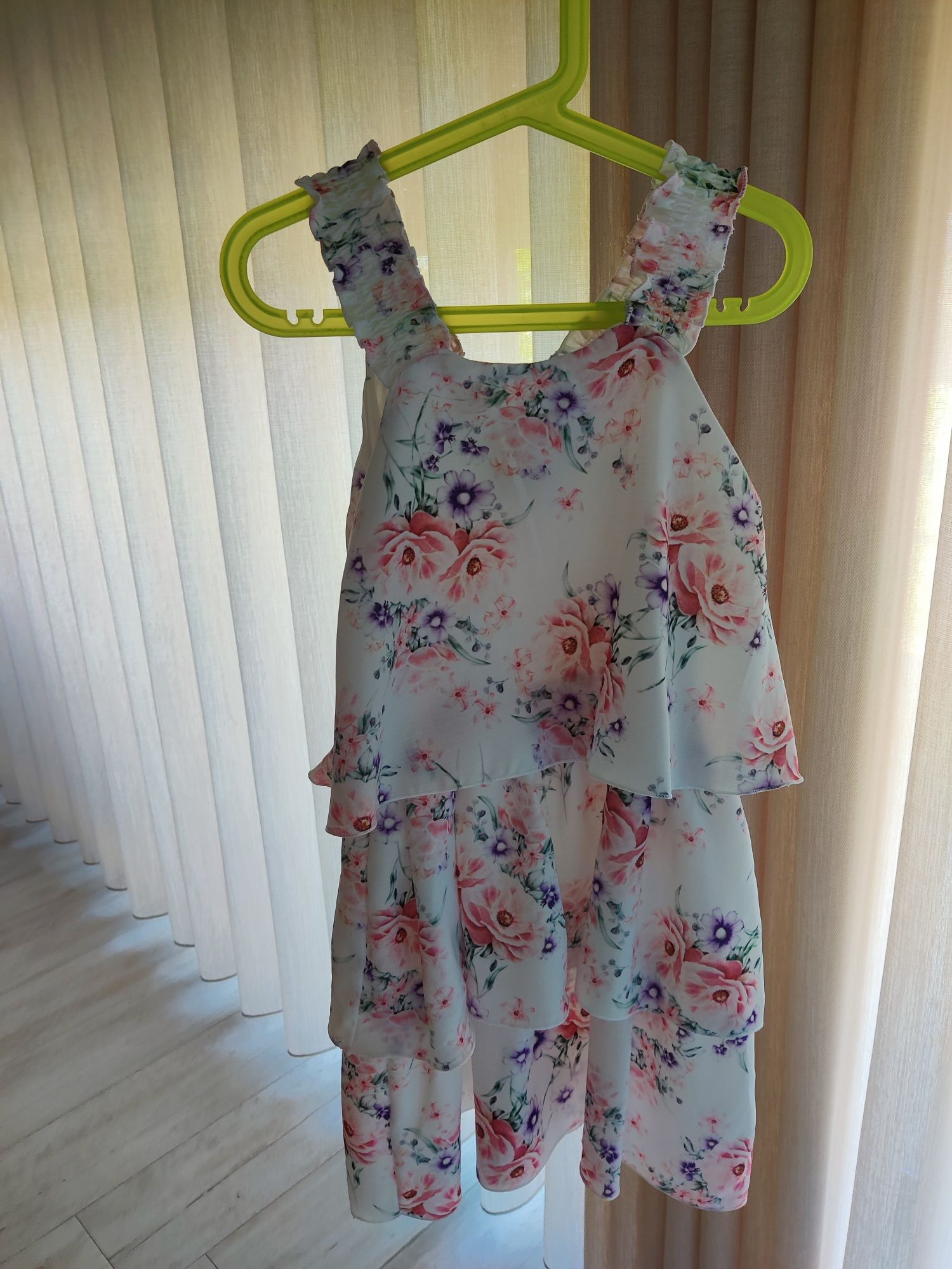 Vestido menina Novo