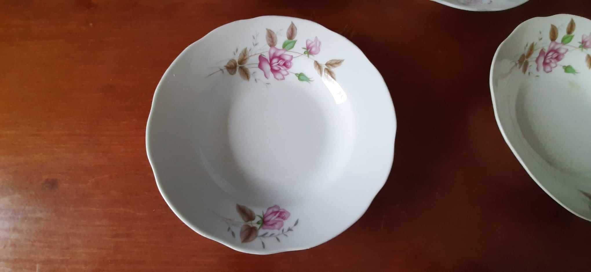 Talerze głębokie porcelana chińska z różyczkami (4 szt) | PRL, vintage