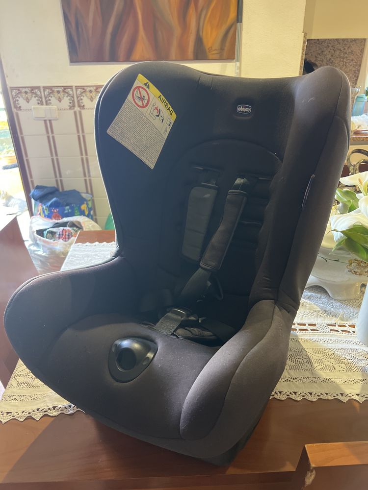 Vendo cadeira de bebe 0-3 anos com pouco uso