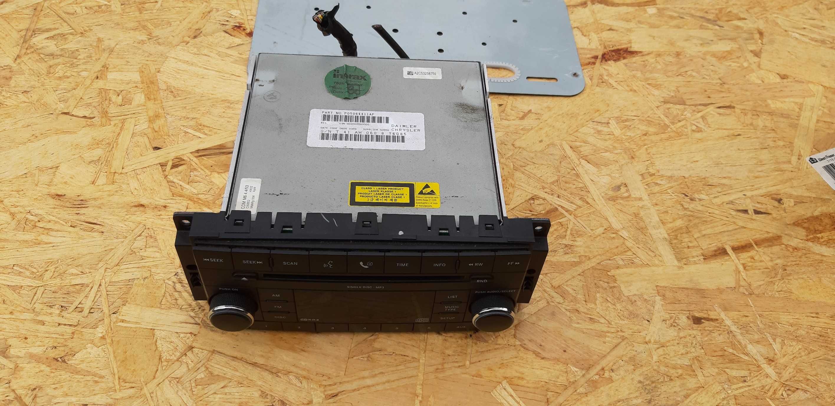 Radio Jeep Cherokee KK Chrysler Voyager RT