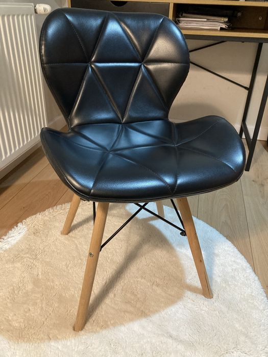 Krzesła w stylu loft