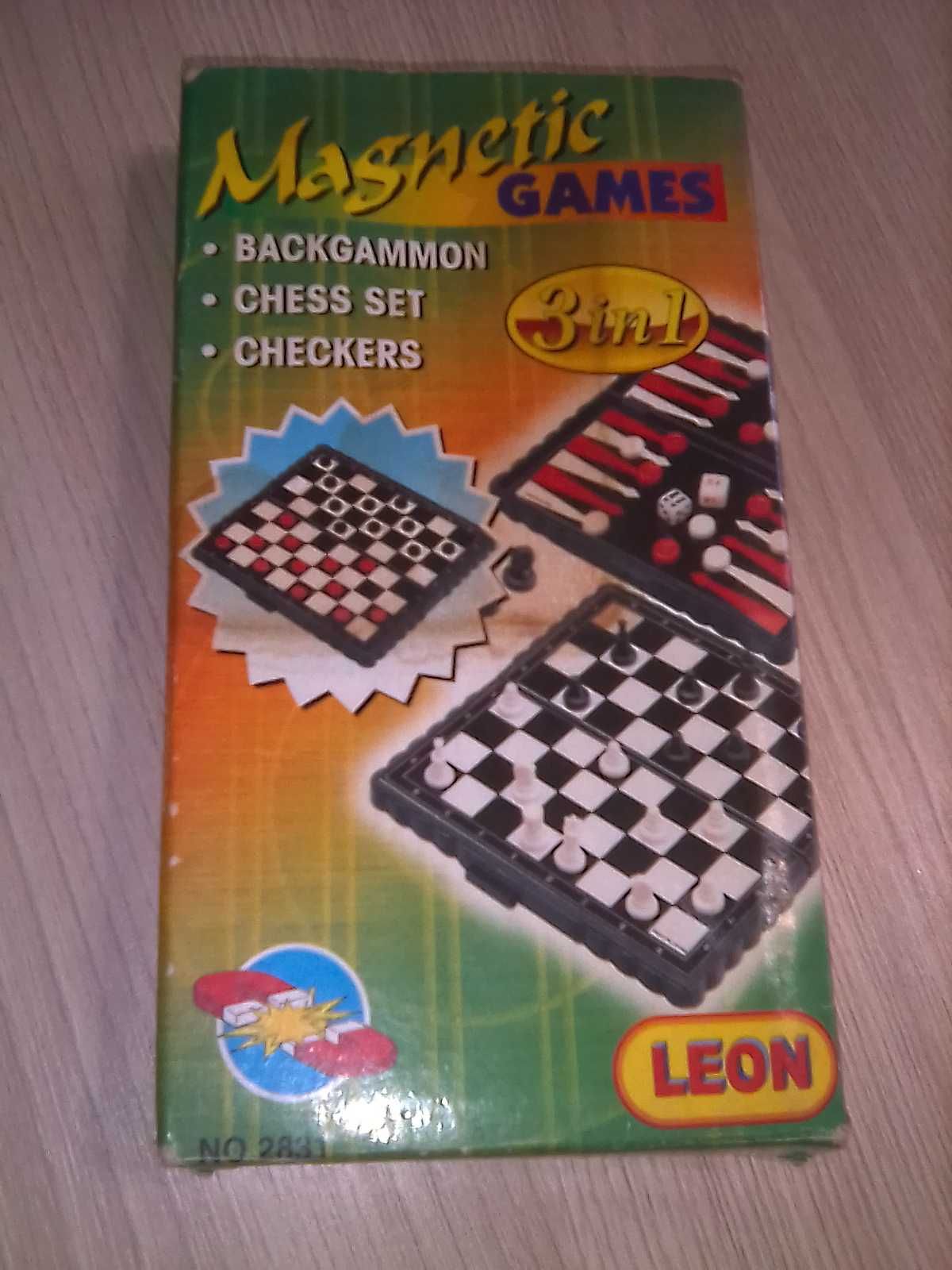 дорожные шахматы, шашки, нарды на магнитах на одной доске