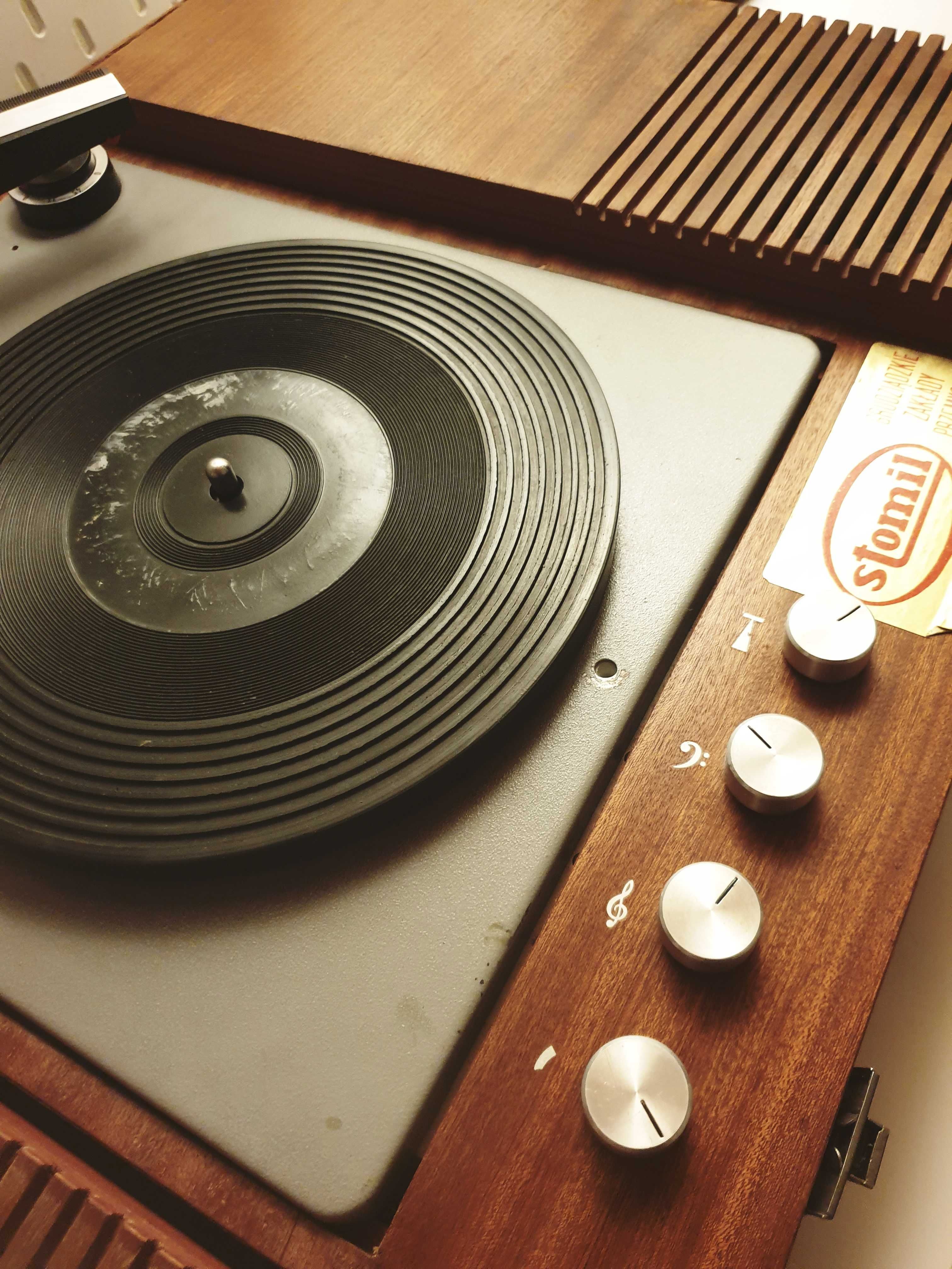 Gramofon Unitra Fonica WG-581F z Głośnikami