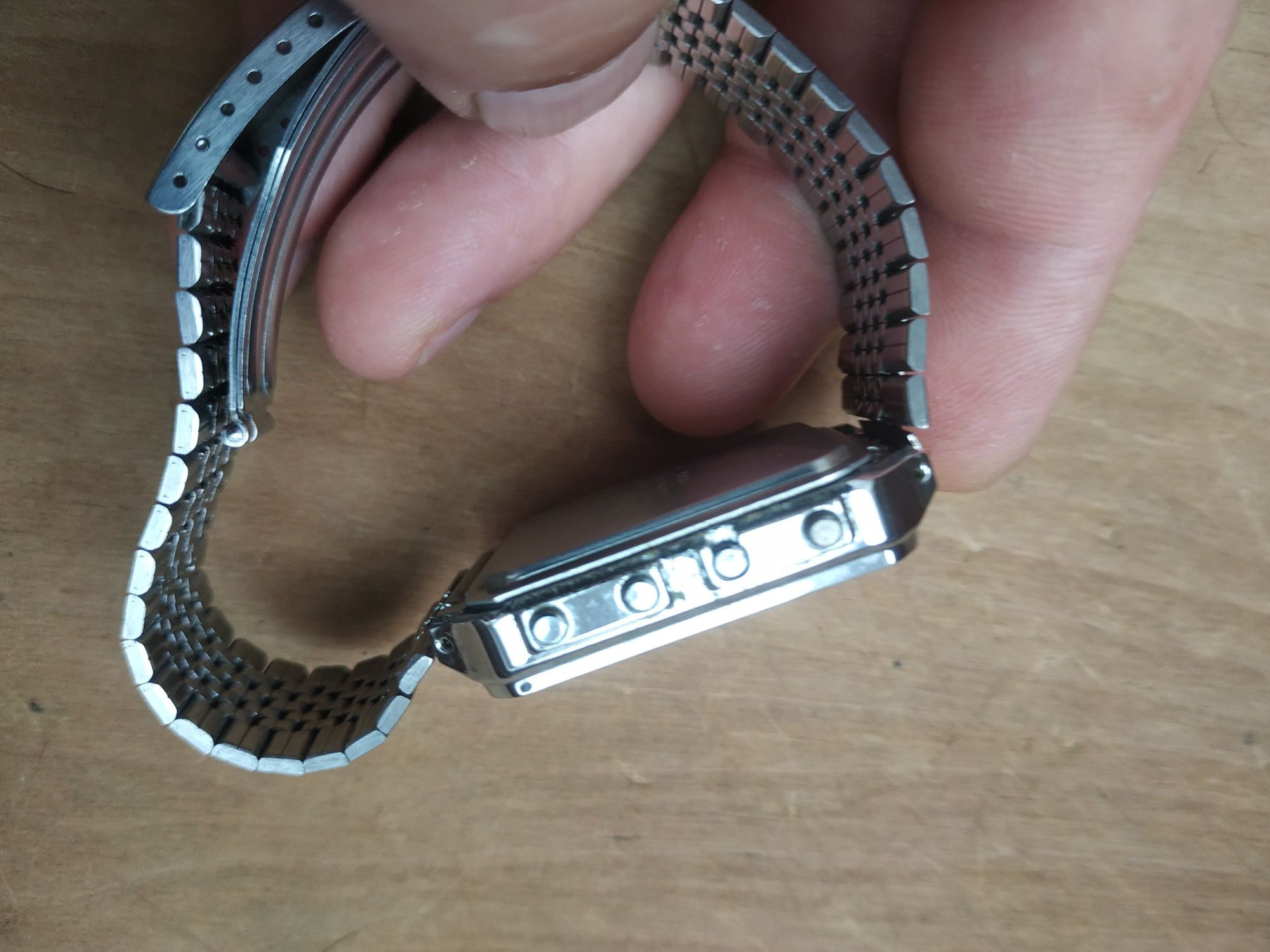 Часы Casio CFX-200.