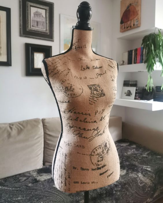 Duży manekin dekoracyjny vintage love