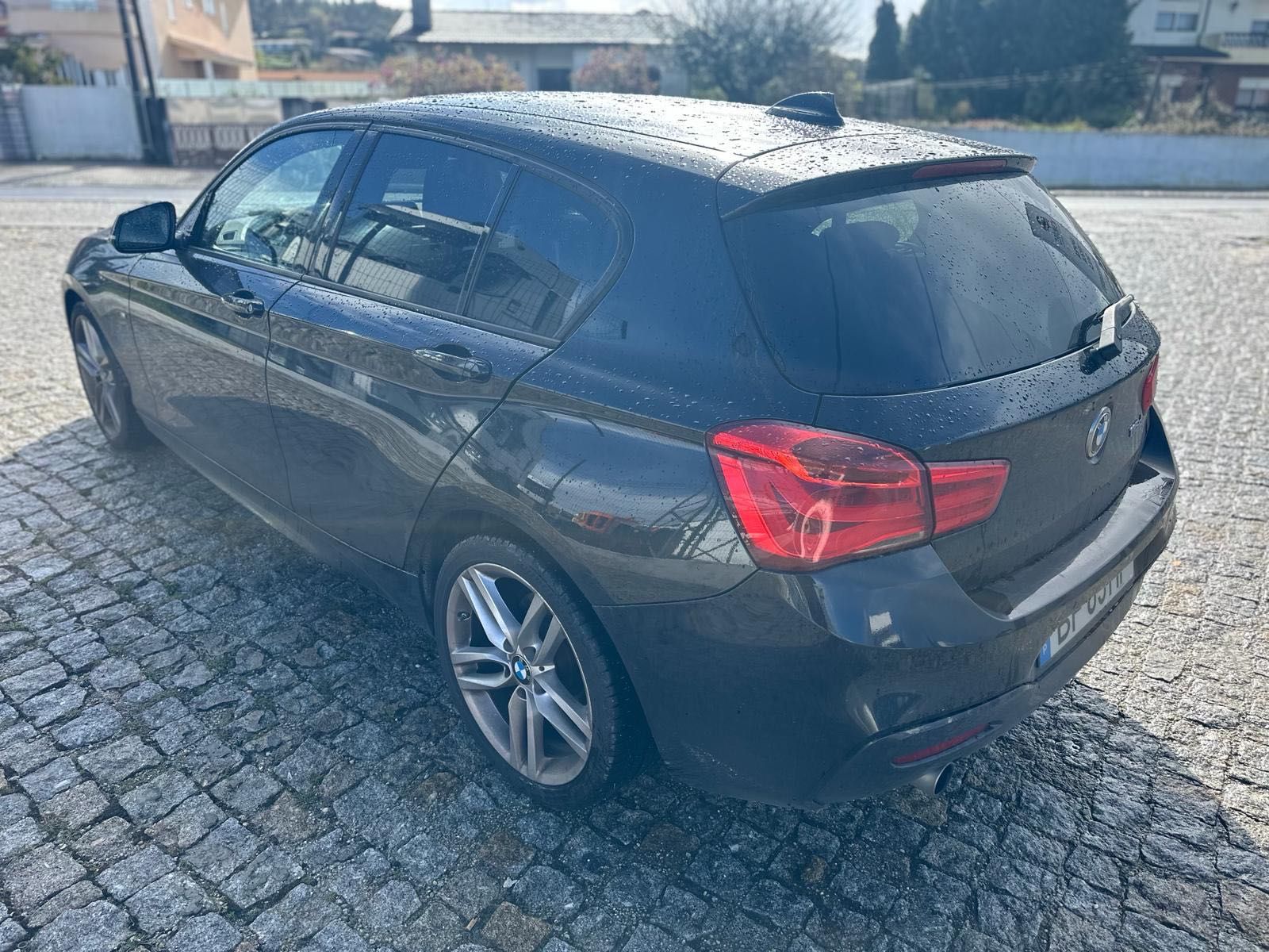 BMW 116d com Pack M Sport de fábrica.