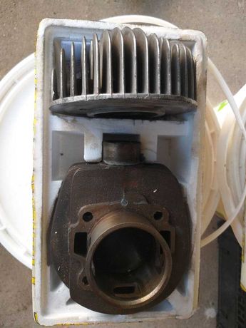 Cilindro PINASCO com pistão e tampa da vela 125cc - Vespa - negociável