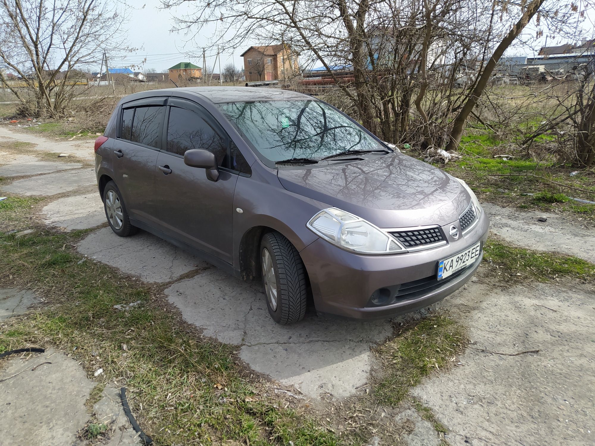 Продам Nissan Tiida на автомате