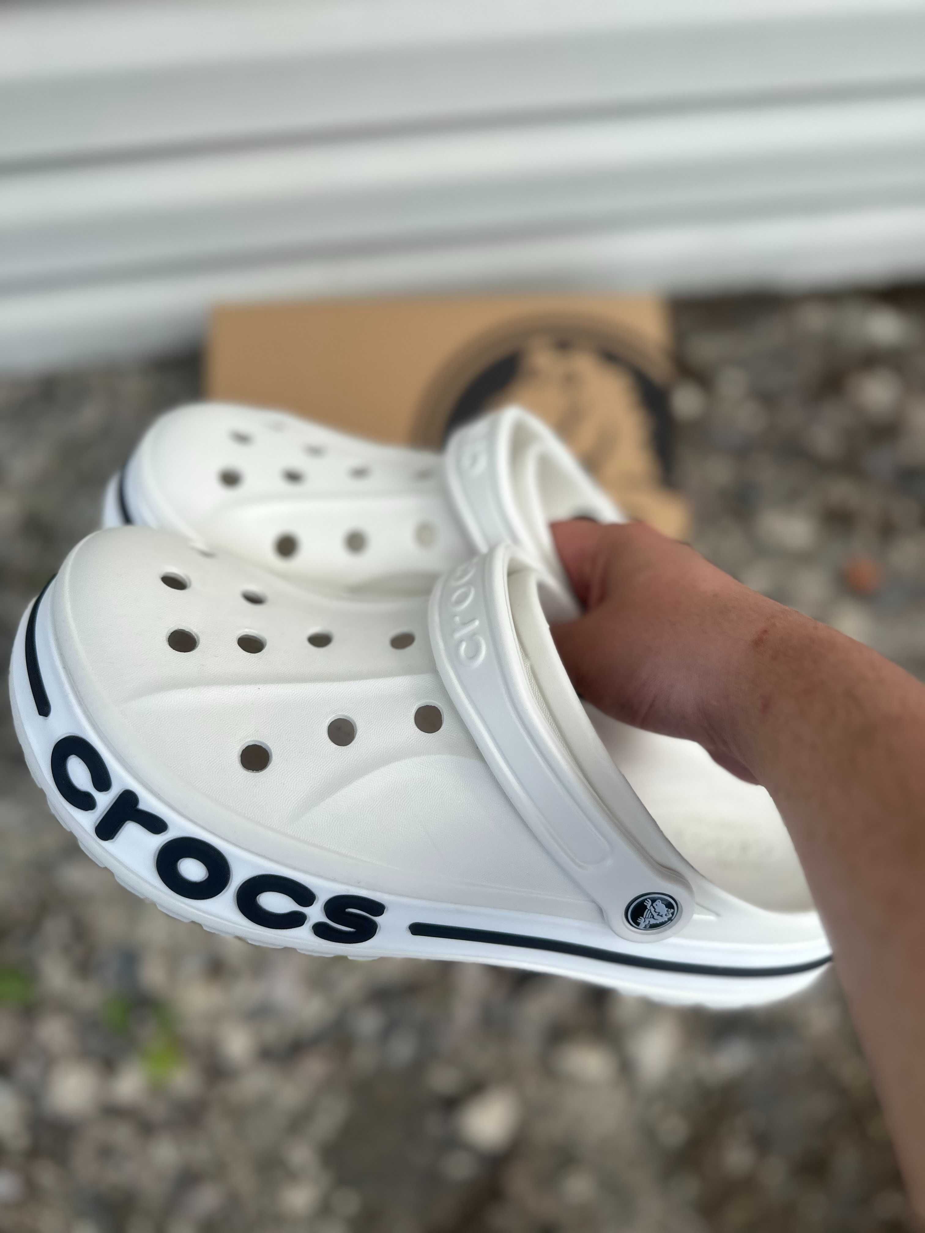 тапочки Crocs Clog в белом и бежевом цветах 36 - 45