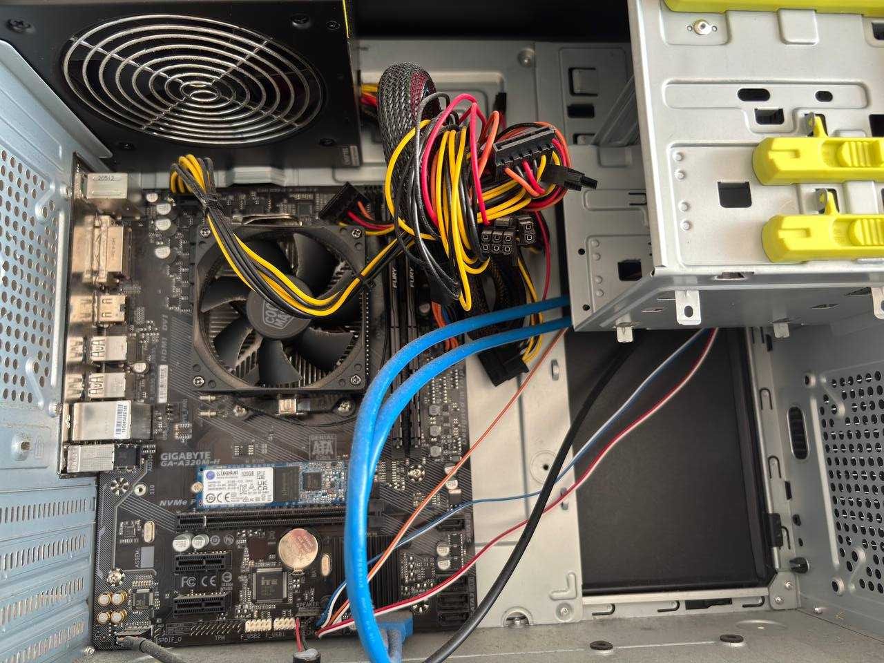 Компʼютери для роботи: AMD 3000G, 8GB RAM, 120SSD монітор, переферія
