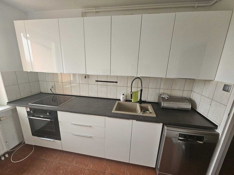 Meble kuchenne POŁYSK, szafa trzyskrzydłowa, meble podświet. do salonu