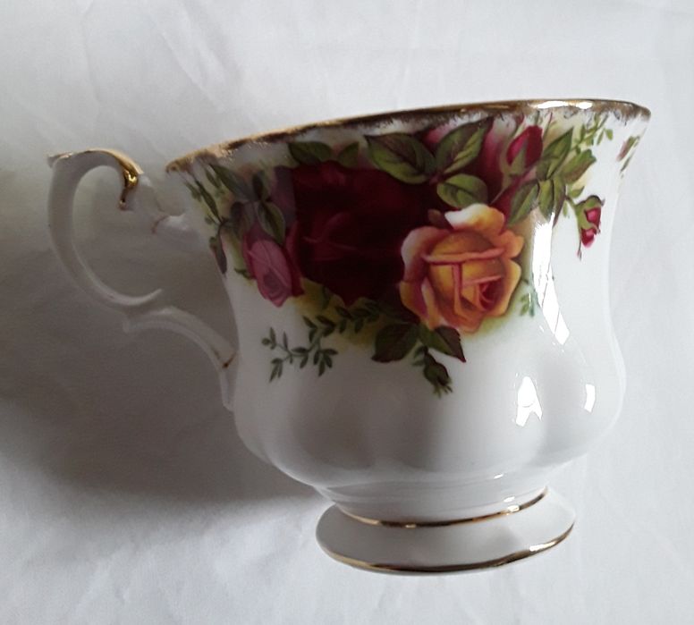 Chávena e pires Old Country Roses, Royal Albert, Bone China, England