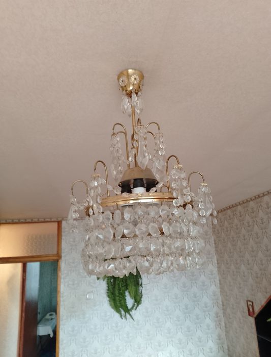 Хрустальная люстра