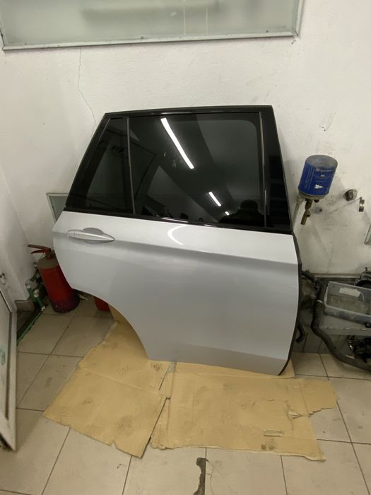Двери  BMW X5 F15 цвет X01.7
