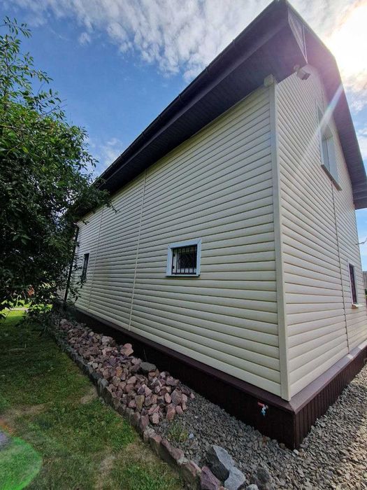 Будинок з власним виходом до озера